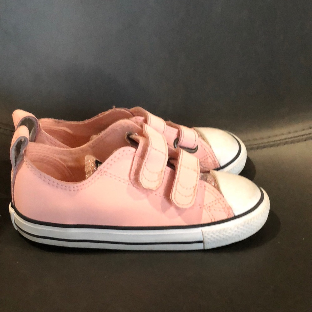 Pink converse 10